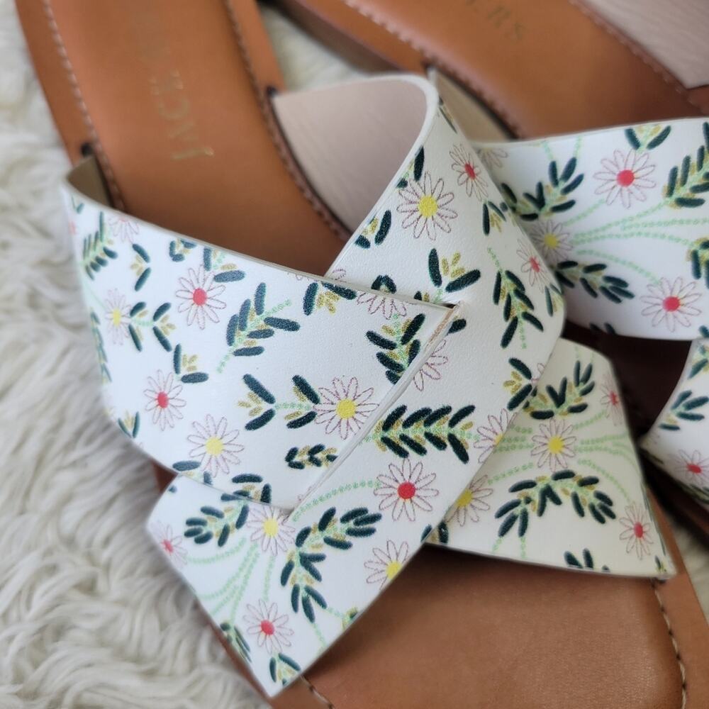 Jack Rogers Slotted Daisy Printed Sloan Sandals 8 - Picture 5 of 9